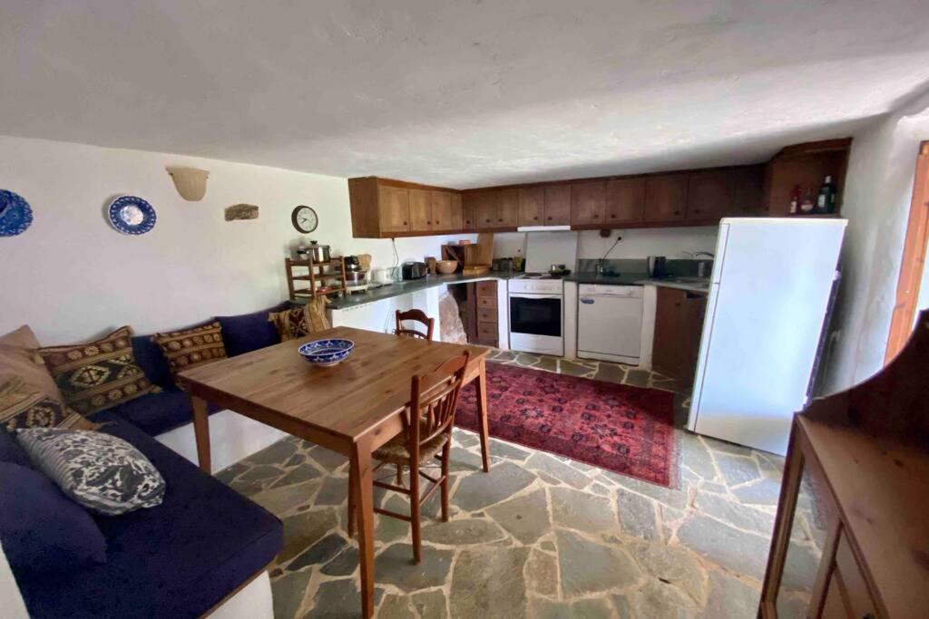 The Old Stone Cottage كاريستوس المظهر الخارجي الصورة